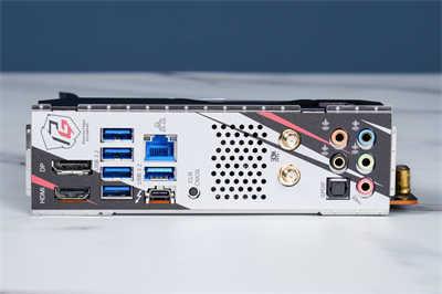 ASRock Z590 Phantom Gaming-ITX/TB4 ITX主机板开箱测试 / 升级10相供电、PD 2(14)
