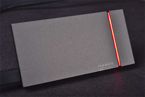 Seagate FireCuda Gaming SSD 高速 NVMe 可携式固态硬碟 外接 20Gbps, USB 3.2 Gen 2x2