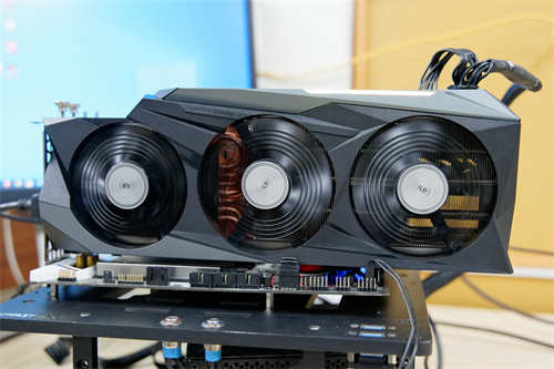 GIGABYTE GeForce RTX 3080 GAMING OC 10G开箱测试/3080自製卡的高性价比首选(36)